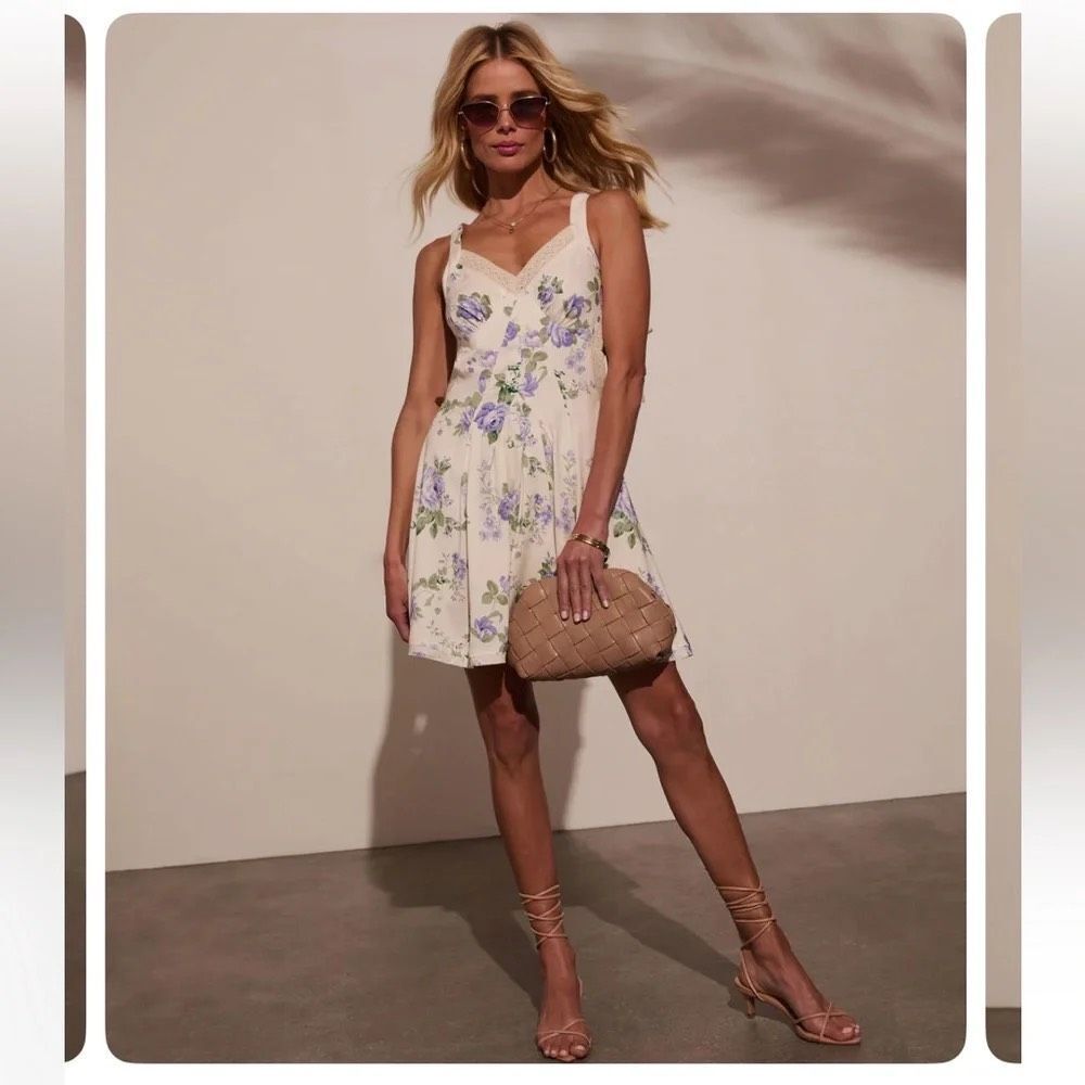 ✨Vici Crissa Floral Cutout Mini Sz Medium Dress✨